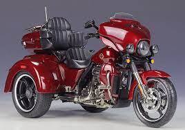 HARLEY-DAVIDSON® TRIGLIDE ULTRA MAISTO MOTORCYCLE